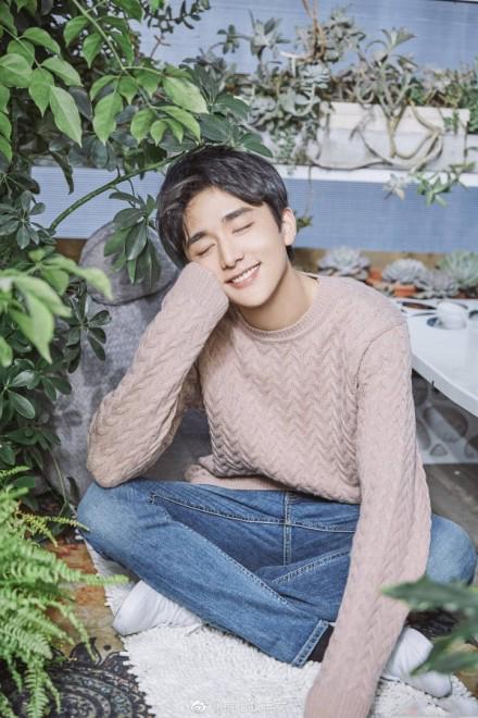 新人演员张新成《快乐大本营》首秀出大招,舞