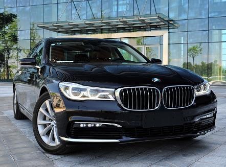 宝马7系混合动力汽车最高降价幅度高达26万，喜欢就行动吧！