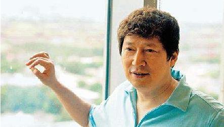 中国红十字慈善家第一人,国内购买劳斯莱斯第