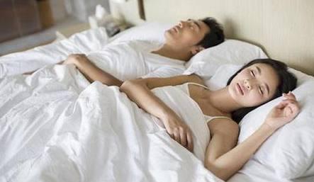 一直太忙,我和男友已经很久没那个了。晚上男友太兴奋