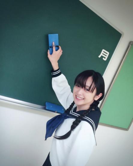 没人信她生两胎曾离婚！36岁安达佑实素颜穿校服仍像少女