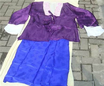 人死后为什么要穿寿鞋,死后穿寿衣不能露手,看