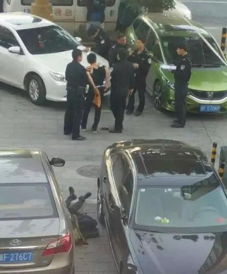今天上午，涿州惠友钻石广场发生持刀杀人事件