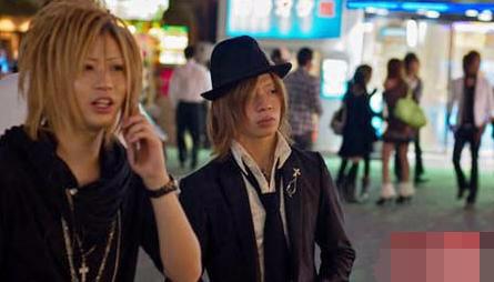 日本牛郎年收入80万美元,成高薪职业,游客体验