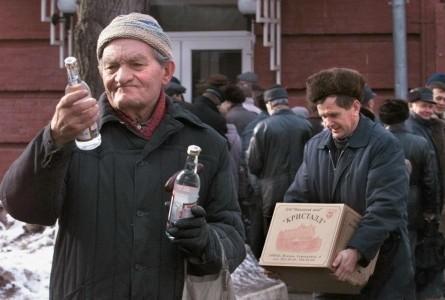 俄罗斯土地辽阔，女人比男人多，为何人口还如此少?!