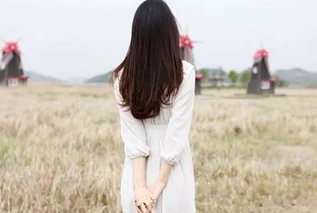 结婚时,男友给的现金彩礼,往银行存钱时,我爸被