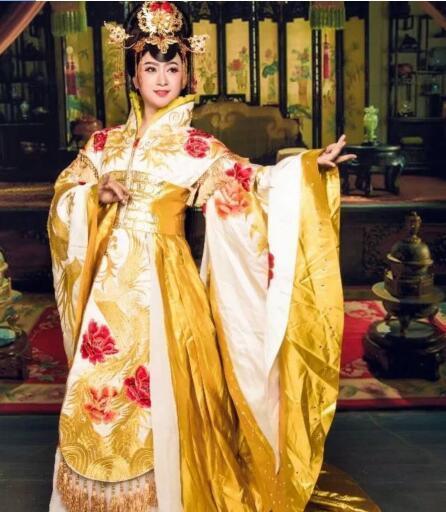 著名反串演员王帅荣获第十五届中国公益形象大使