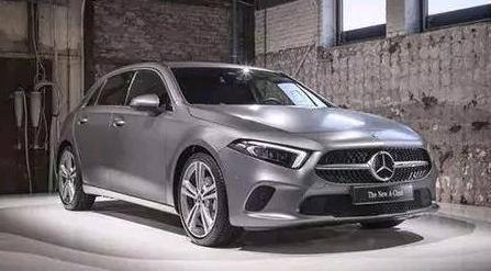 奔驰全新A级4月全国首发，同级内饰甩奥迪和宝马几条街