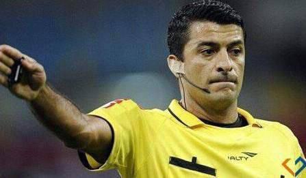 无效, 黑哨法加尼毫发无损, 还要保送执法世界杯