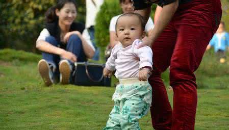 宝宝走路不稳,平衡不好?这些方法可以改善!