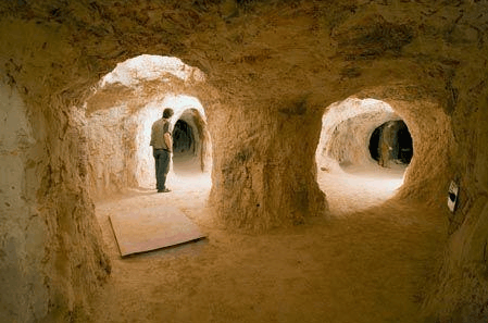 荒漠中的繁华小镇,澳大利亚最特别的一座地下