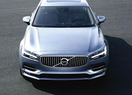 它有雷神之锤的日间行车灯，外形自信前卫内饰约大方，以安全著称