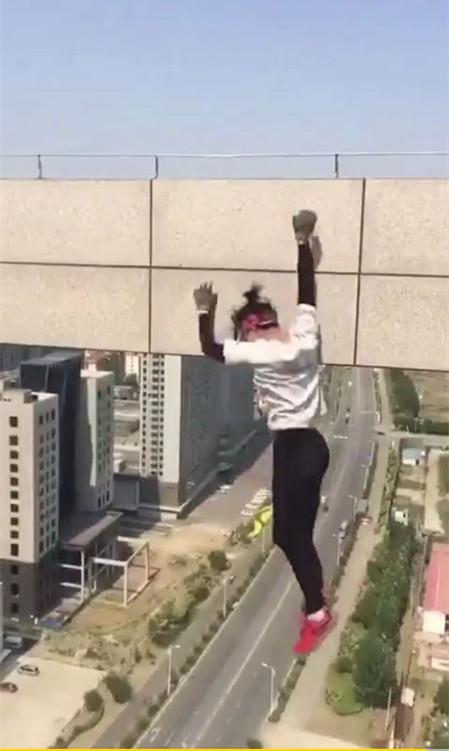 从演员到极限运动, 网红吴咏宁又一次失手坠楼