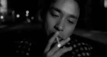 香港电影里经典抽烟镜头!网友:最后一个有多少人把他设置成头像