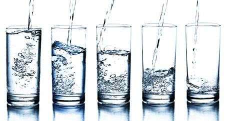 每天喝八杯水的正确时间是什么时候?