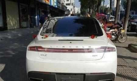 小伙提商务轿车做婚车！丈母娘只知奔驰宝马遭嫌弃，知道价格笑了