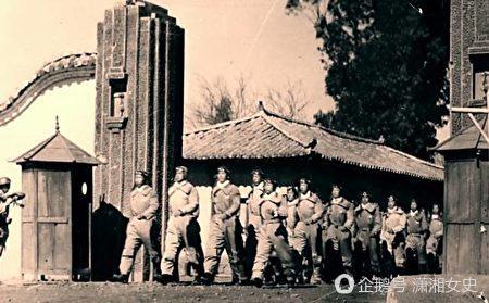 老照片:中国第一代战斗机飞行员英姿