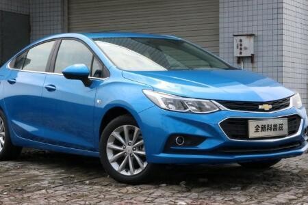 雪弗兰科鲁兹很时尚 深受年轻人的喜欢！