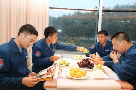 部队中伙食最好的一个军种,比飞行员吃的都要