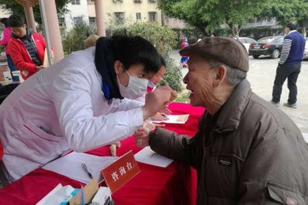 冬日暖阳,情系花甲!广大口腔走进广州友好老年