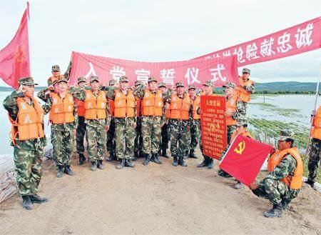 中国军人在什么情况下可以火线入党?