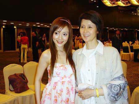 李小璐妈妈微博被扒出