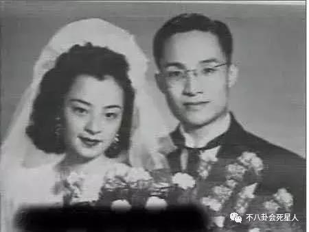 李嘉诚原配、赌王原配、金庸妻子, 告诉你富家