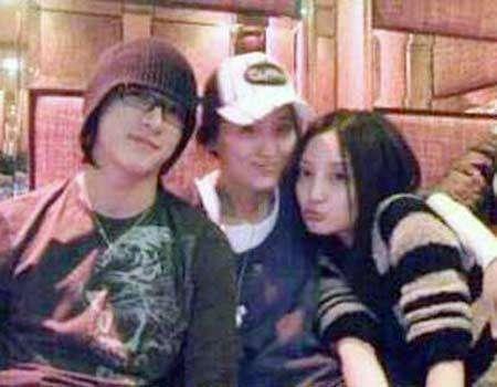 李小璐再被爆出猛料，除了夜宿PGone家，竟在他房间也被撞见过？