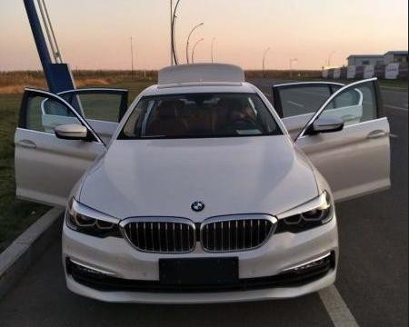 宝马5系怎么样？车主说车是豪车，就是内饰比3系更没有档次！