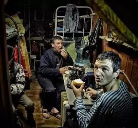 一位老人俄罗斯旅游回来感叹:中俄生活差距实