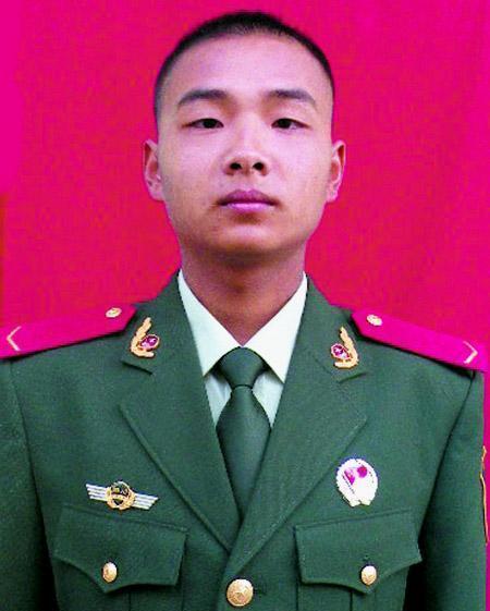 18岁最美武警烈士杨磊去世,万人送别