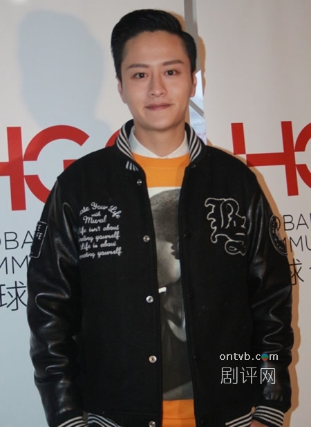 拿明星赛冠军 谢东闵打游戏机赚到钱