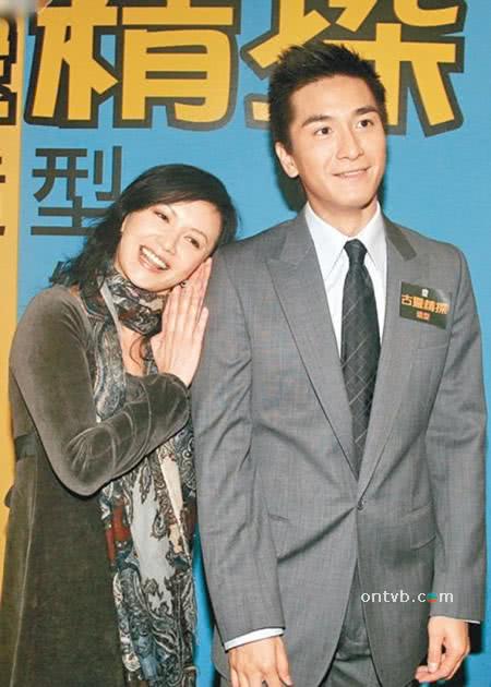 52岁曾华倩情路坎坷,曾被好姐妹插足恋情,独自抚养儿子成材