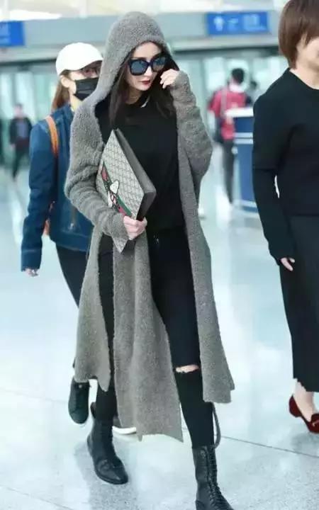 众明星爱穿小黑裤?杨幂、唐艺昕都无法抗拒,谁