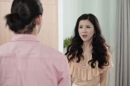 婆婆伺候小姑子一家十年生病后被送回家,嫂子:她不是保姆是你妈