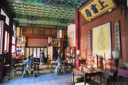 经常听说的 “上书房行走”，原来是个这样的职位，曾经挨过板子