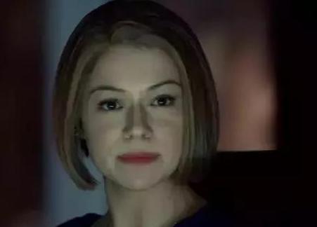 跪!服!史上最省钱剧组,女主一人分饰13角,不火