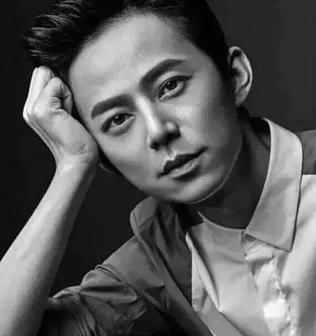 娱乐圈被父母坑惨的明星, 他们背后的故事真是