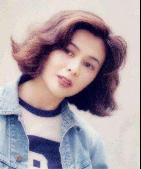 关之琳回应回首往事: 被富豪塞高尔夫球事件, 至今不能接受