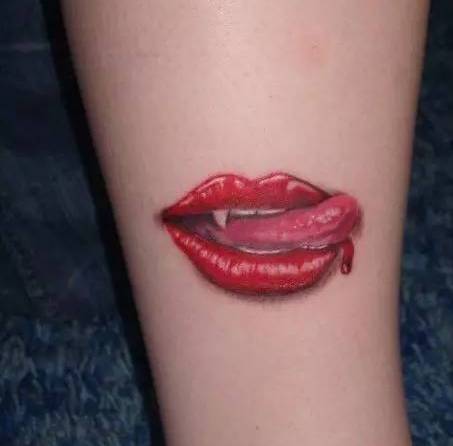 星影纹身素材丨这个图案纹在女生身上,性感到