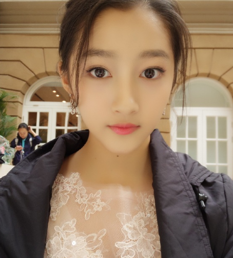 鹿晗和关晓彤终于被确定在央视春晚上同台表演