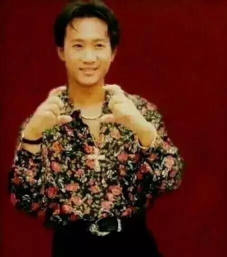 黄家驹的穿衣方式想尝试吗?