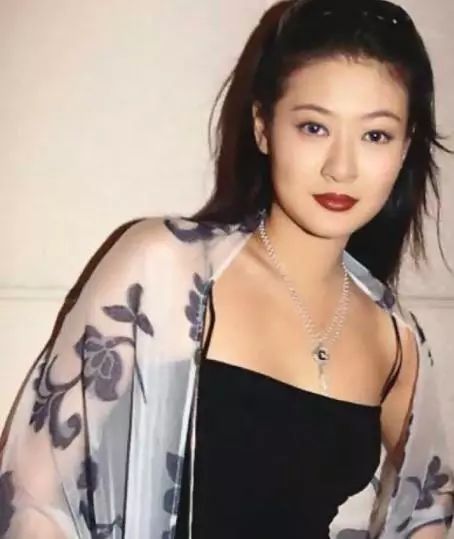蓝洁瑛为何红颜薄命？揭秘香港娱乐圈的四大癫王