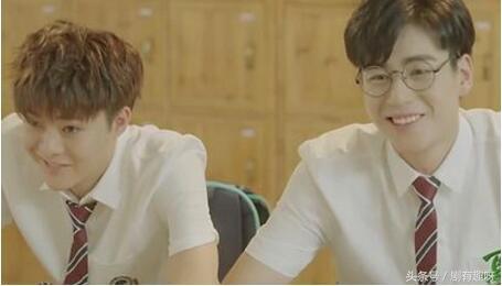 胡一天在《夏至未至》里跑龙套你发现了吗?网友:早看他就得火!