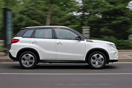 9万元拿下这款铃木SUV, 1.4T+6AMT油耗仅5.4L, 还纠结哈弗H6?