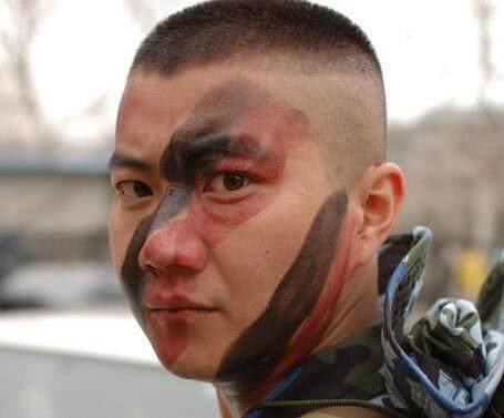 我是特种兵孤狼特别突击队,他才是真正的高手