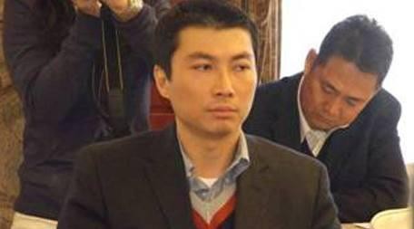 他1900亿身价，飞机10多辆！却仅有一辆300多万的路虎揽胜代步