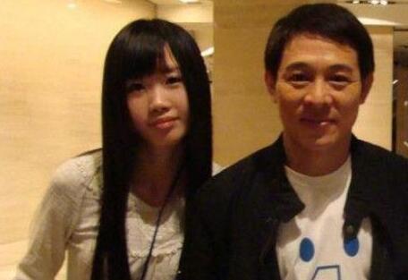 李连杰可以为她去死，如今两个女儿颜值却比不过前妻所生的女儿！