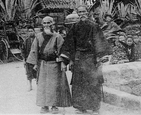 清末琉球老照片:那时的琉球人穿汉服、书汉字