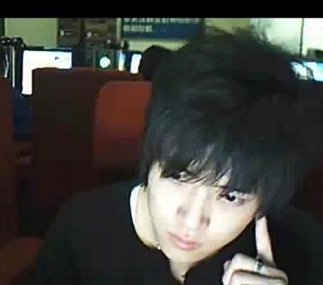 付辛博晒两人18岁照片 杀马特韵味十足 可颖儿整没整容太明显了 颖儿 付辛博 整容 新浪新闻